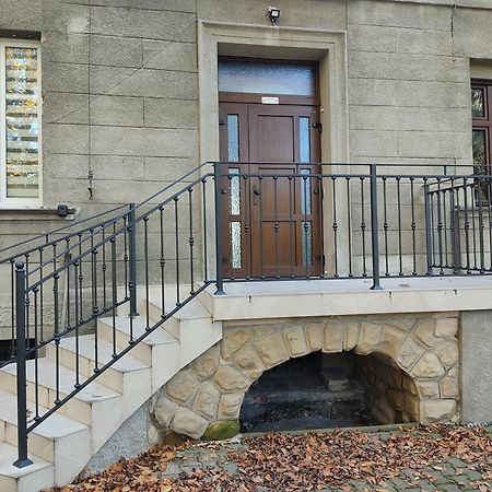 Apartament Przy Zamku Пщина Экстерьер фото
