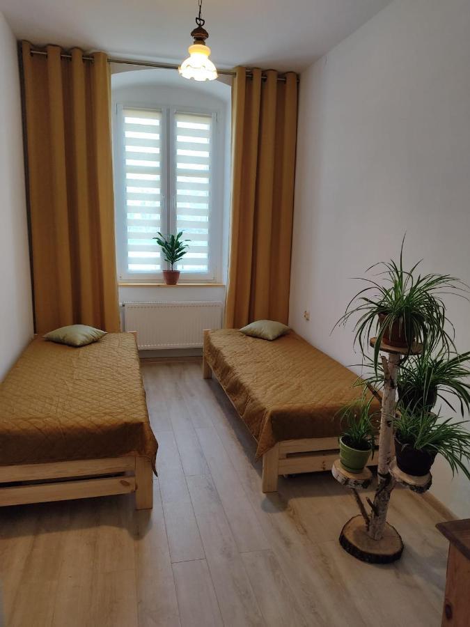 Apartament Przy Zamku Пщина Экстерьер фото